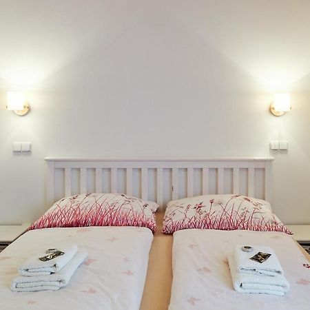 Apartmany Habanska, Cely Dum Pouzdrany Exteriör bild