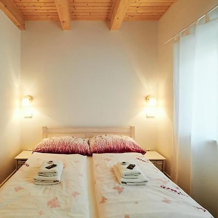 Apartmany Habanska, Cely Dum Pouzdrany Exteriör bild