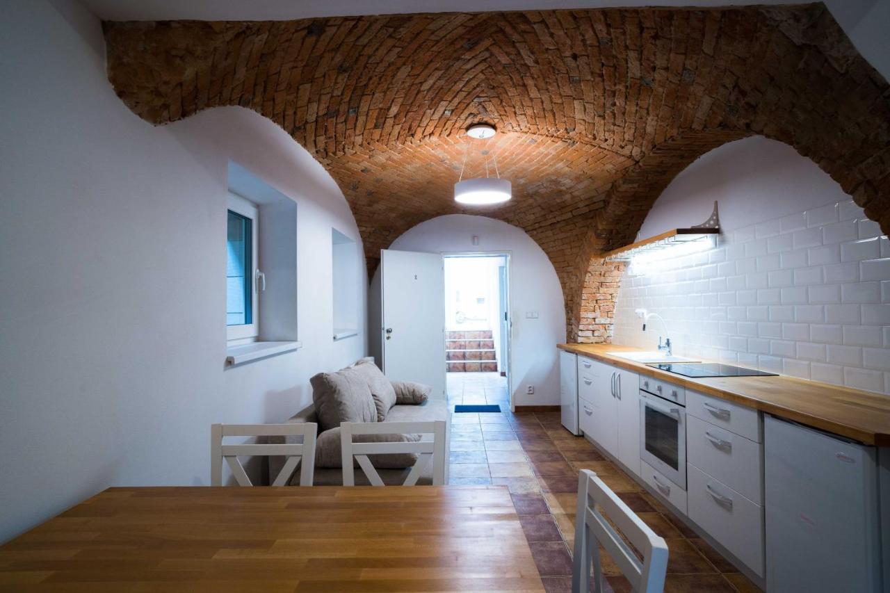 Apartmany Habanska, Cely Dum Pouzdrany Exteriör bild