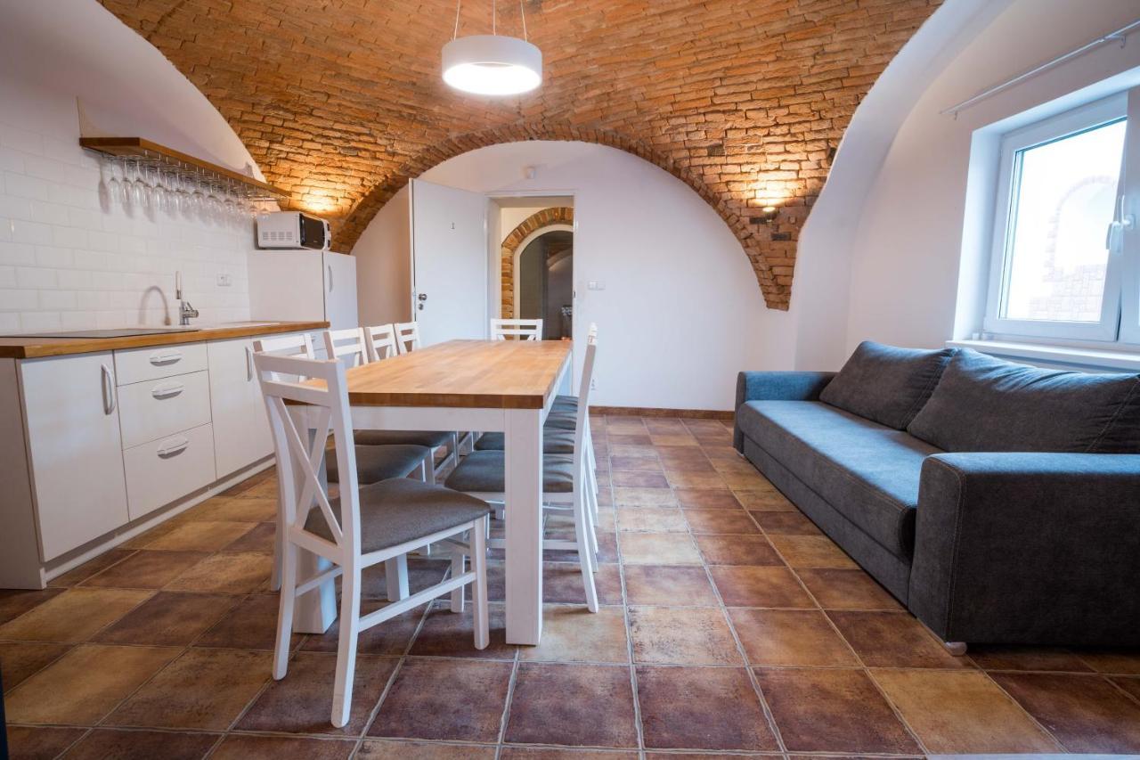 Apartmany Habanska, Cely Dum Pouzdrany Exteriör bild