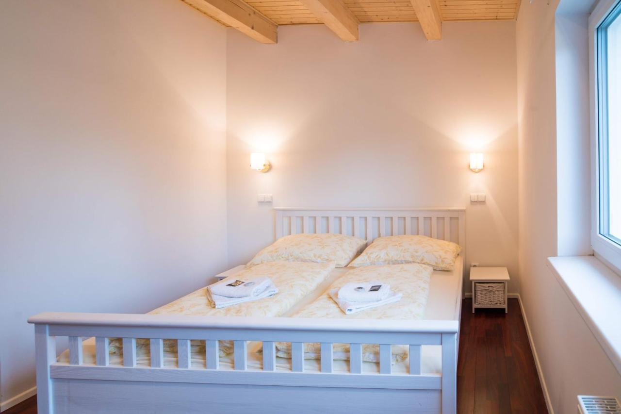 Apartmany Habanska, Cely Dum Pouzdrany Exteriör bild