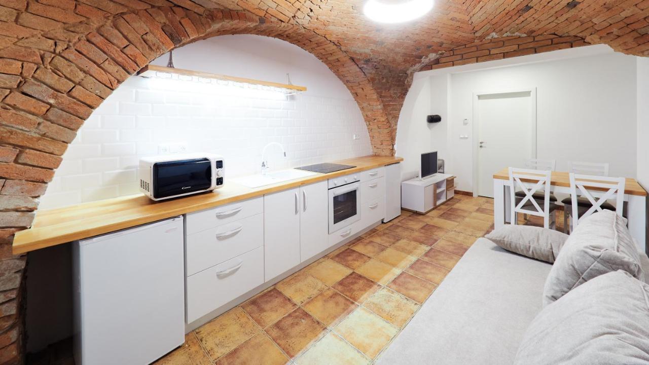 Apartmany Habanska, Cely Dum Pouzdrany Exteriör bild